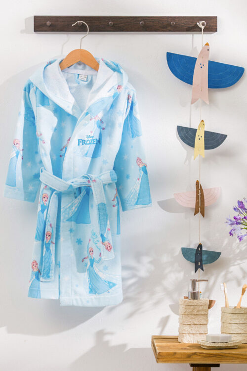 LCW Home Frozen Embroidery Girls’ Nightgown