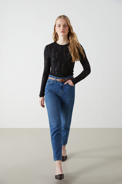 Mom Fit Women’s Belted Jean Pants